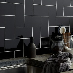 Verona Central Ceramic Wall Tile 200 x 100mm Black [P10398]